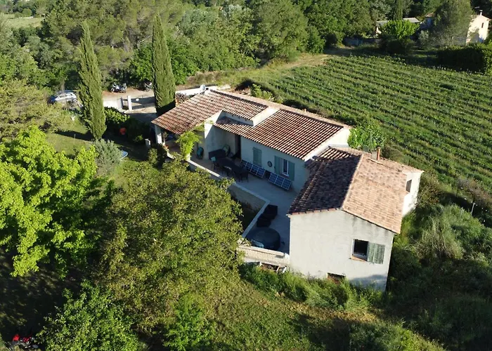 Chambre D Hotes En Provence, Au Pied Du Luberon, Les Coquelicots