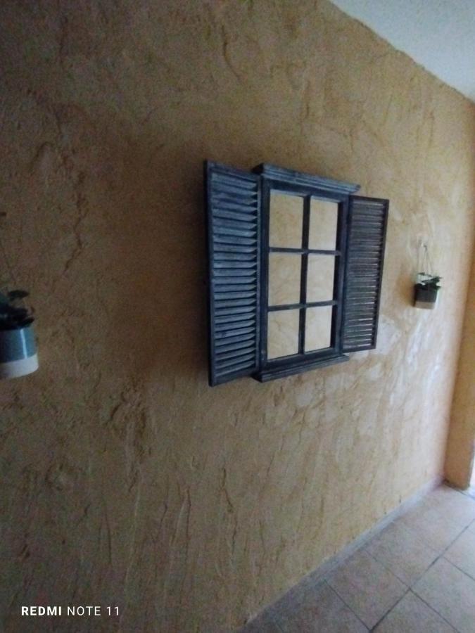Homestay D Hotes En Provence, Au Pied Du Luberon, Les Coquelicots