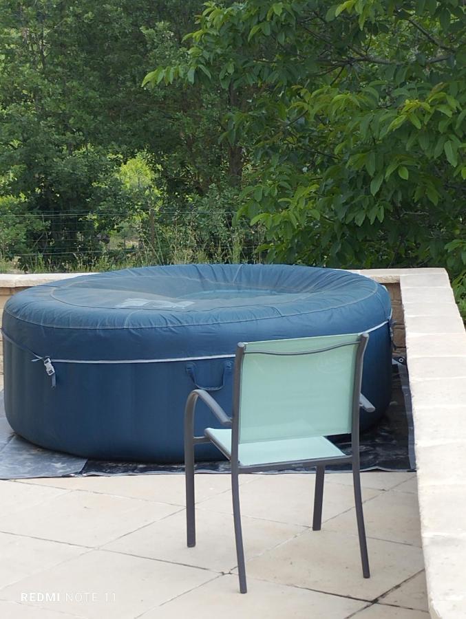 Homestay D Hotes En Provence, Au Pied Du Luberon, Les Coquelicots