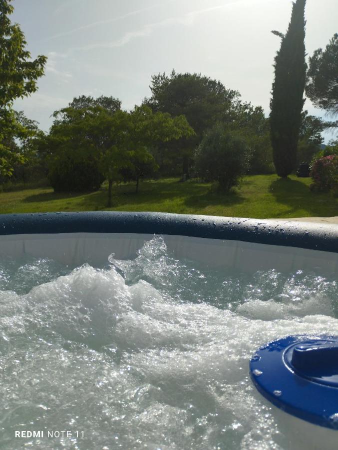 Homestay D Hotes En Provence, Au Pied Du Luberon, Les Coquelicots